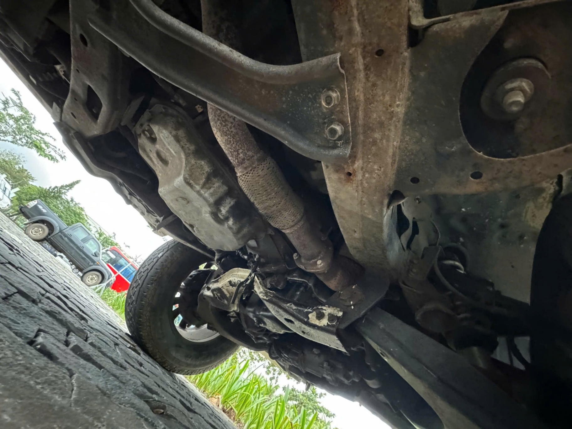 Chevrolet Colorado High Country 2.8L 4x4 AT 2017 - Khoang động cơ 1