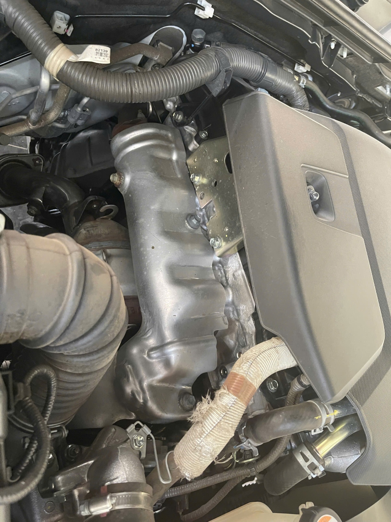 Toyota Fortuner 2.4G 4x2 AT 2020 - Khoang động cơ 1
