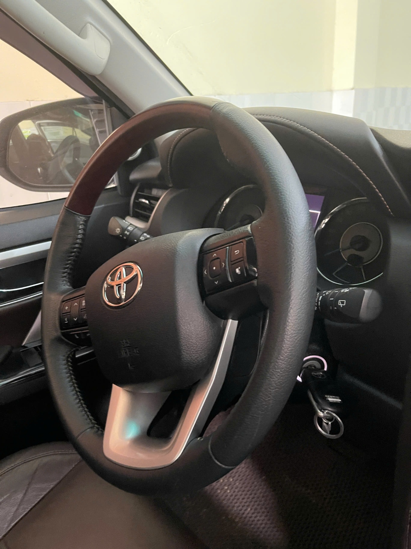 Toyota Fortuner 2.4G 4x2 AT 2020 - Nội thất 2