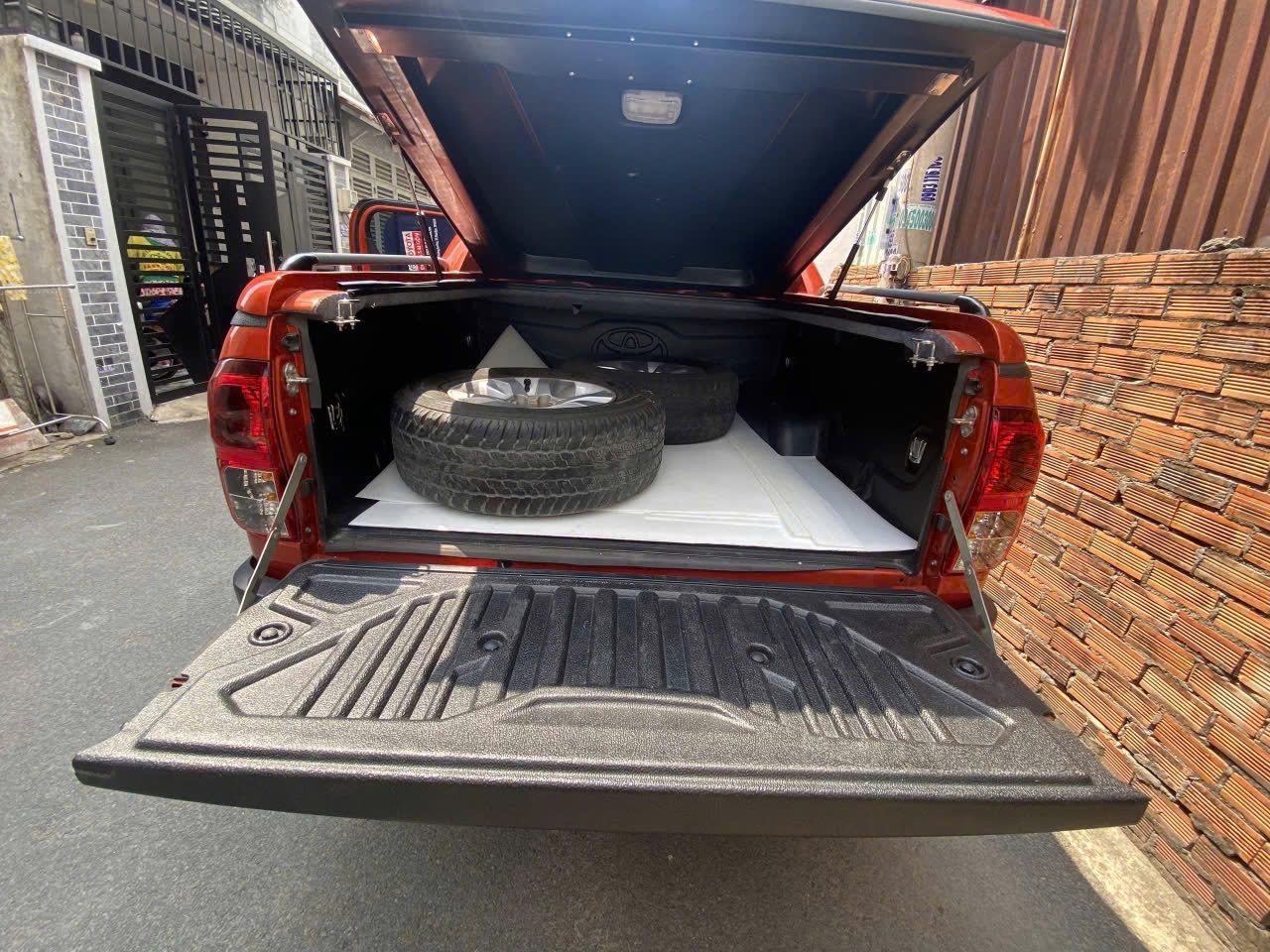 Toyota Hilux 2.4E 4x2 AT 2019