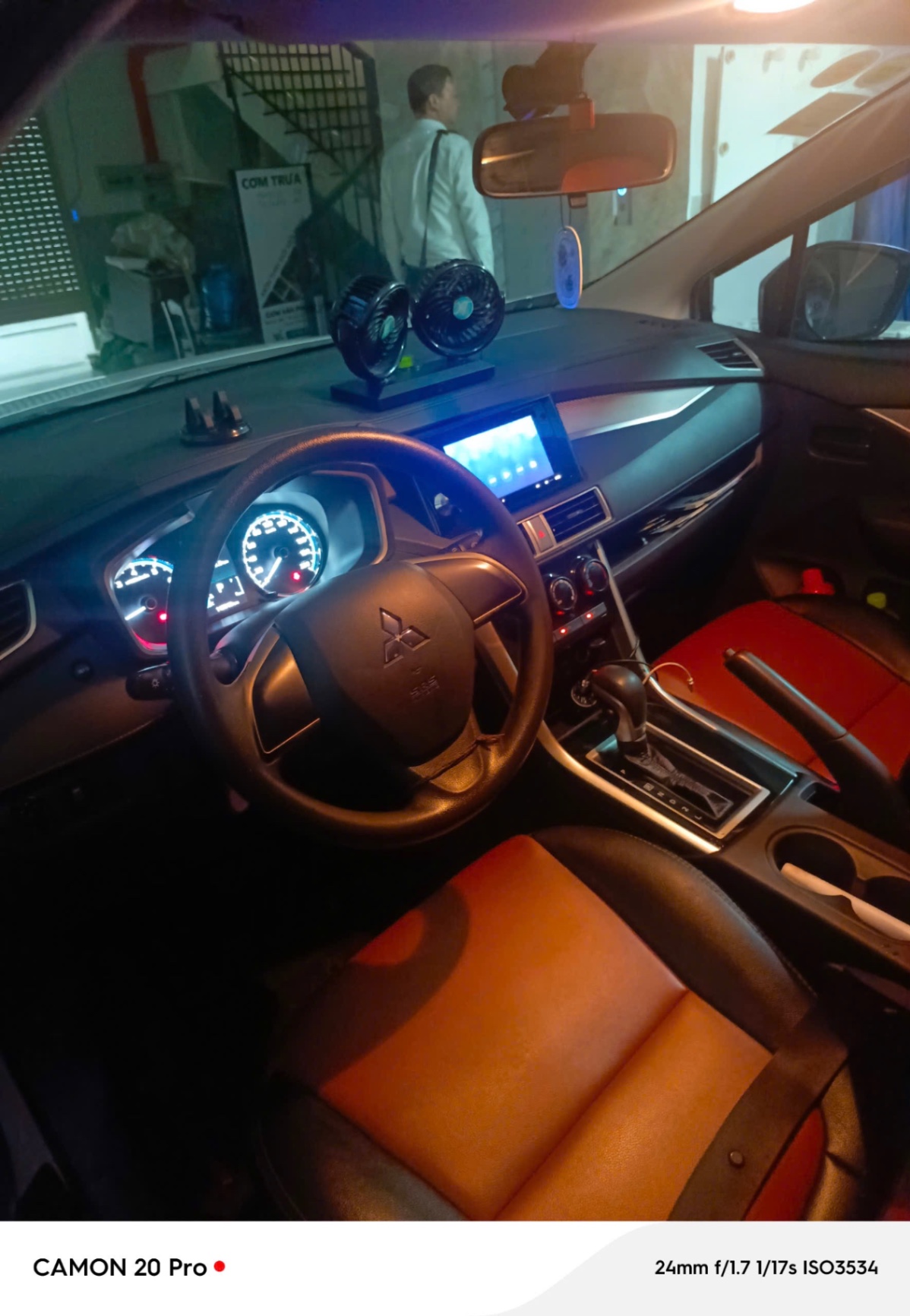 Mitsubishi Xpander 1.5 AT 2022 - Nội thất 3