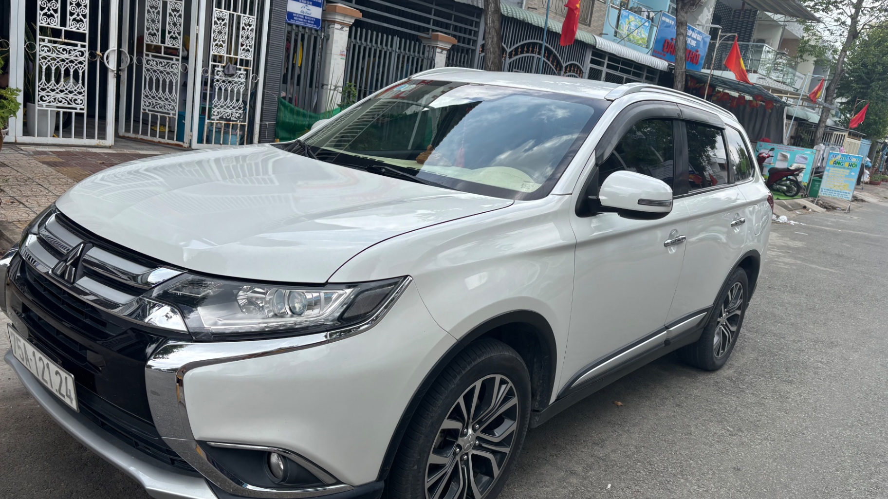 Mitsubishi Outlander 2.0 CVT 2018 - Ngoại thất 1