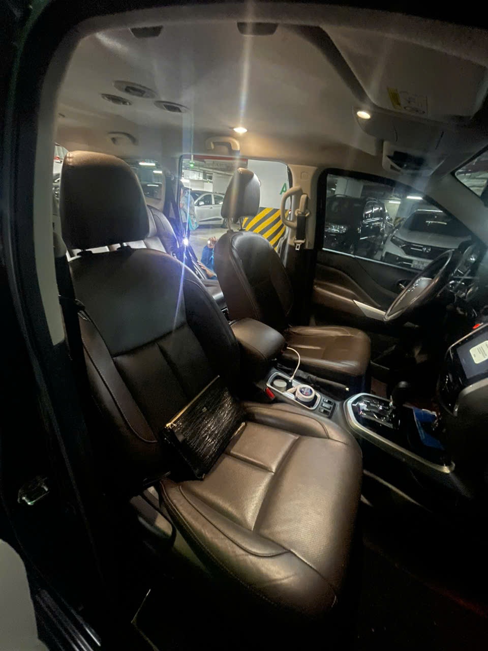Nissan Terra V 2.5 AT 4WD 2019 - Nội thất 2