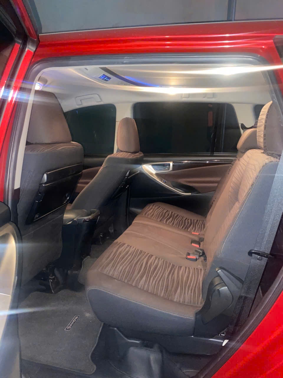 Toyota Innova Venturer 2.0 AT 2022 - Nội thất 3