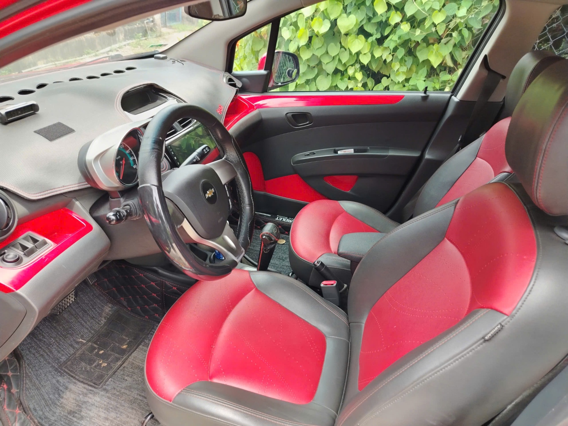Chevrolet Spark LTZ 1.0 AT 2014 - Nội thất 9