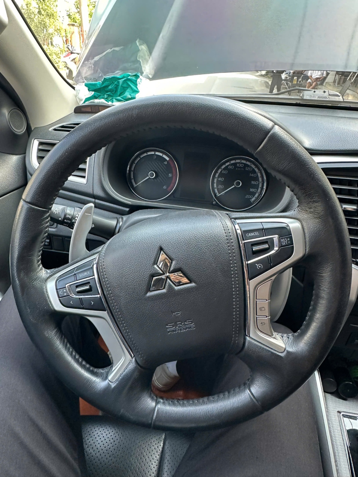Mitsubishi Triton 4x2 AT Mivec Premium 2020 - Nội thất 7