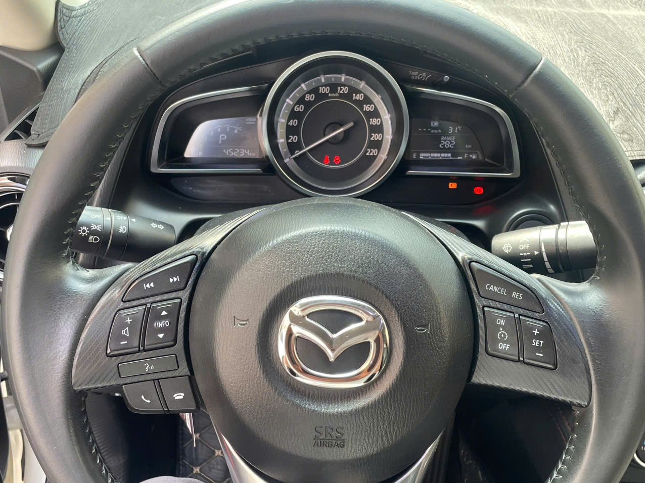 Mazda 2 1.5 AT 2016 - Nội thất 3