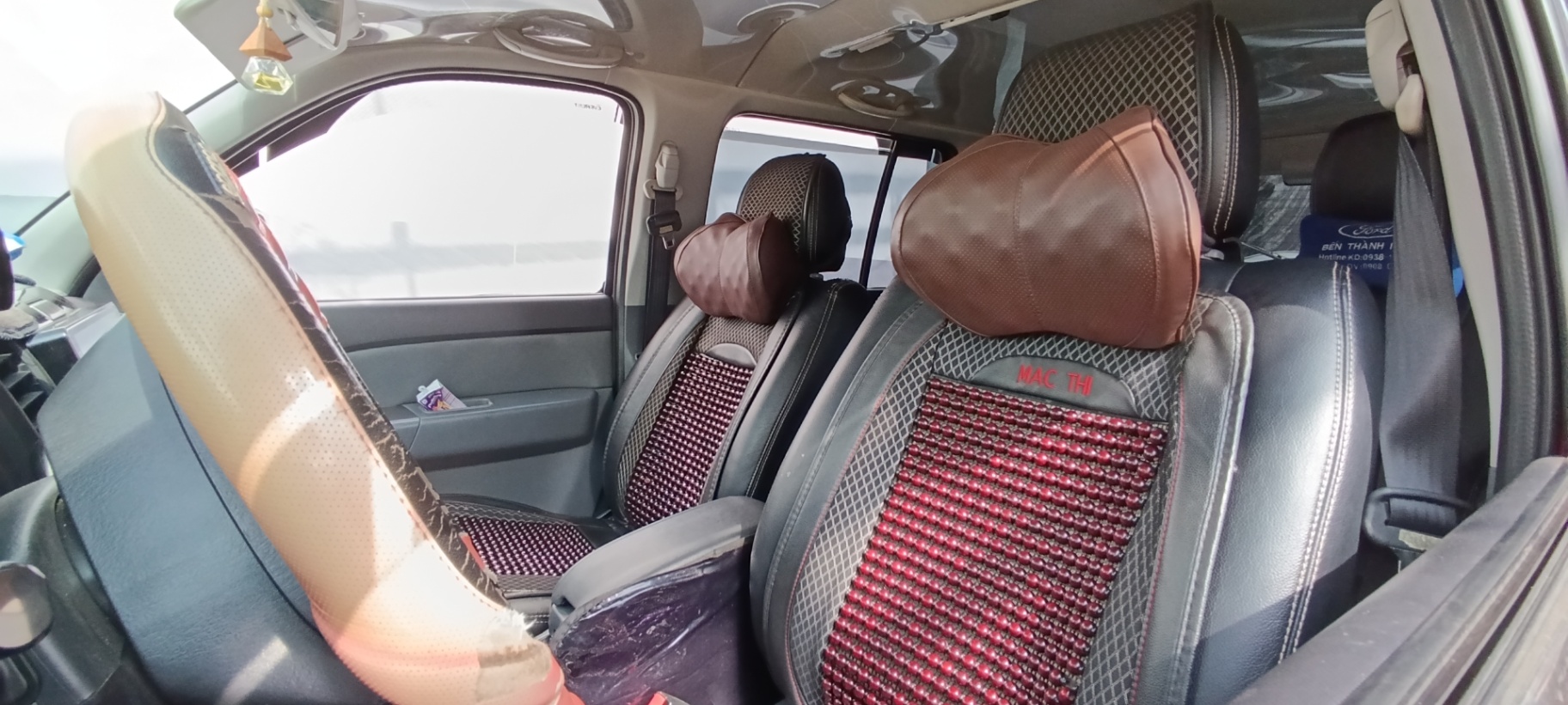 Ford Everest 2.5L 4x2 MT 2013 - Nội thất 1