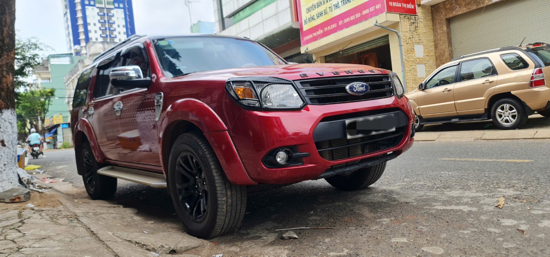 Ford Everest 2.5L 4x2 MT 2013
