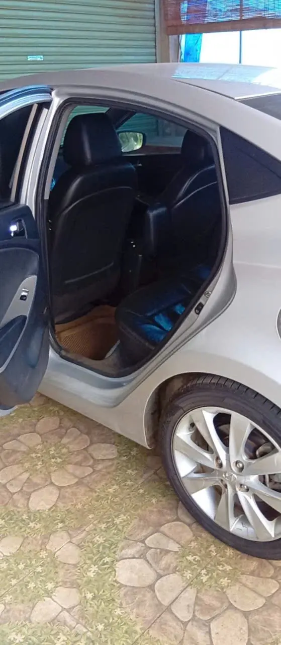 Hyundai Accent 1.4 AT 2011 - Ngoại thất 6