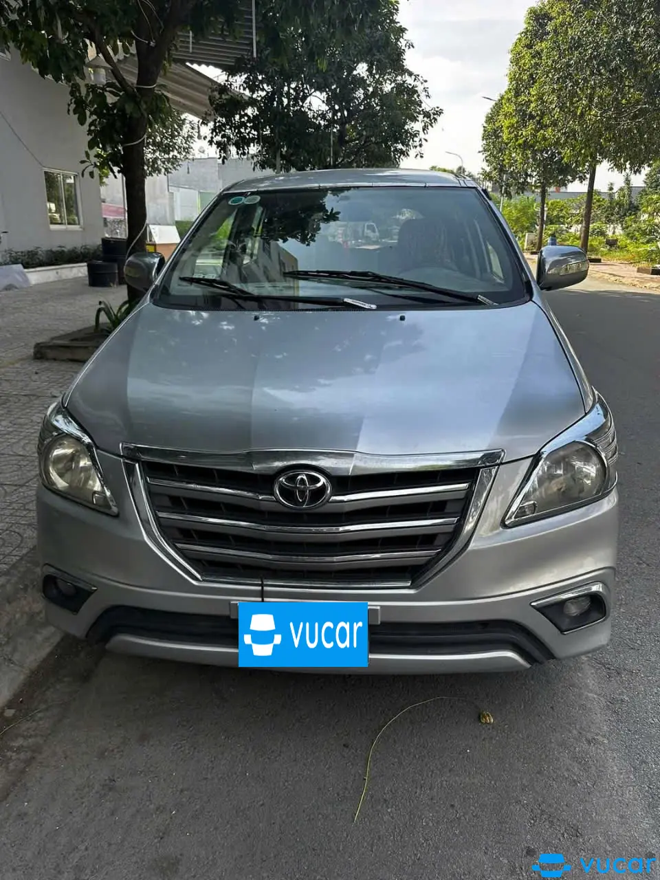 Toyota Innova 2.0J 2014