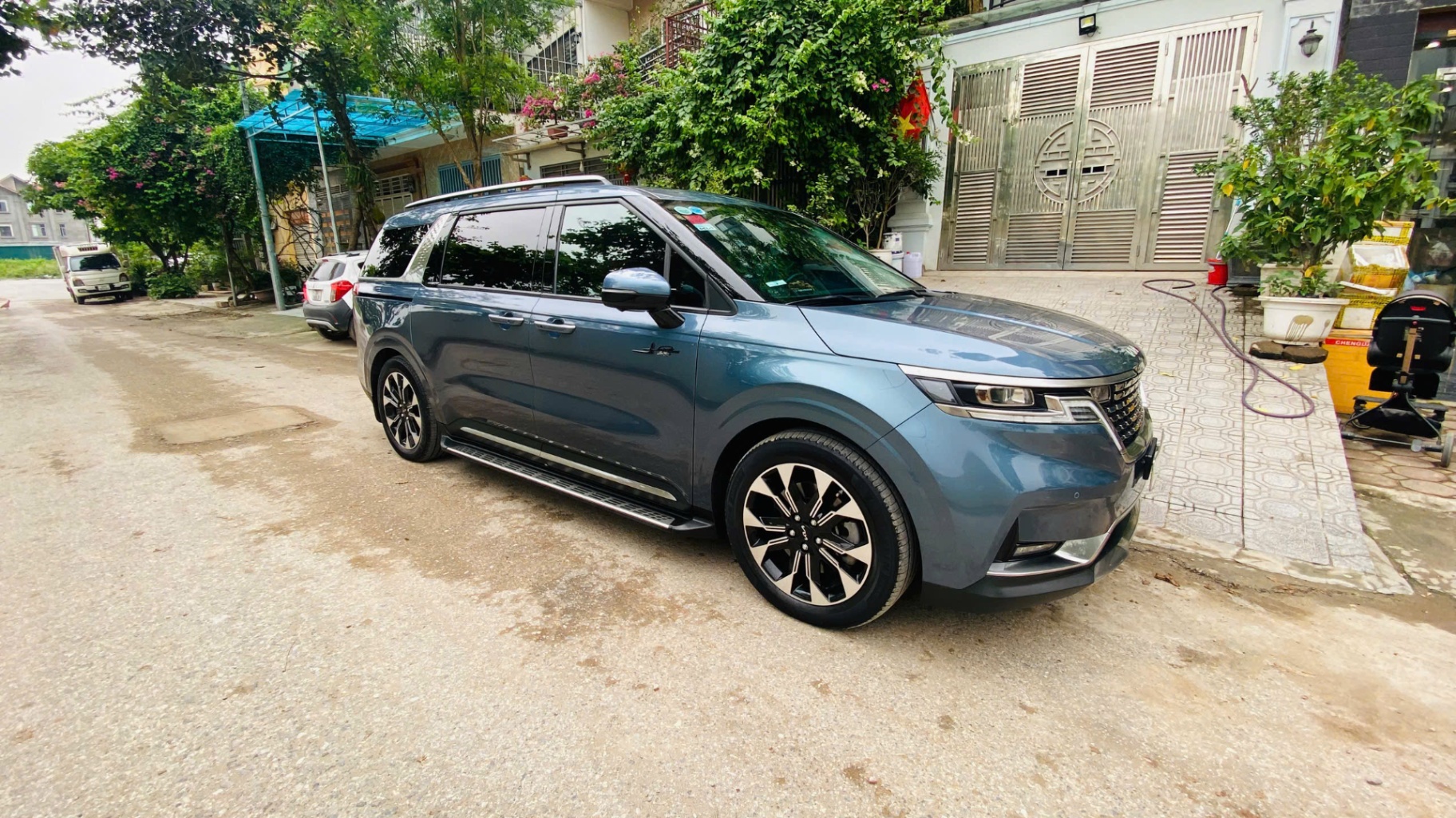 Kia Carnival Signature 2.2D 2023 - Ngoại thất 2