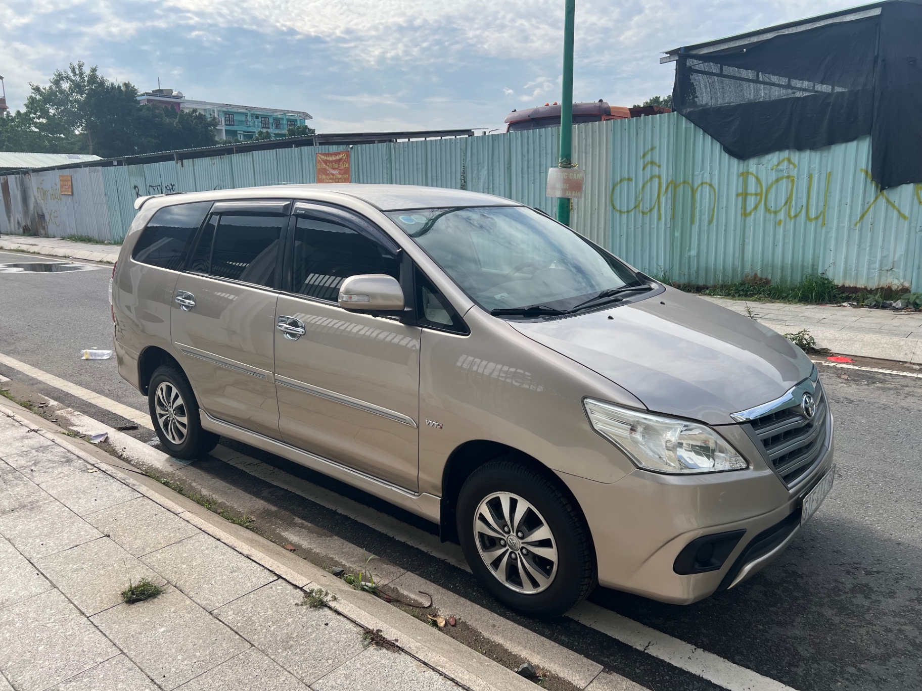 Toyota Innova 2.0E 2016
