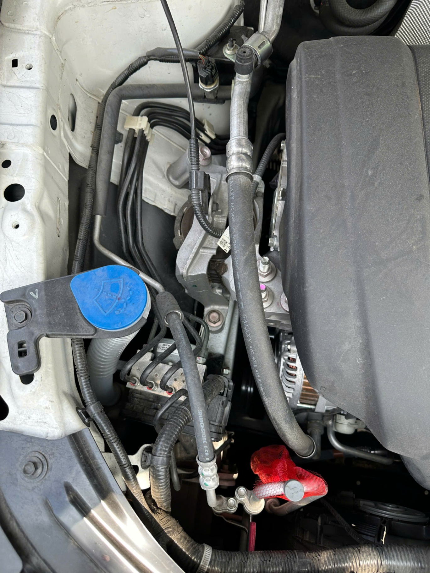 Mazda Cx5 Luxury 2.0 AT 2022 - Khoang động cơ 4