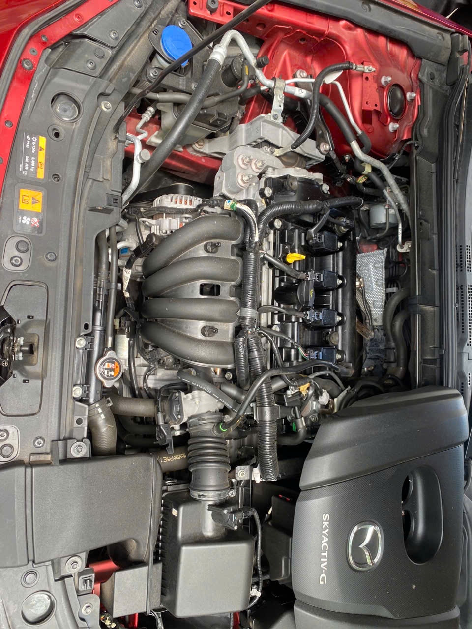 Mazda 3 1.5L Premium 2020 - Khoang động cơ 1