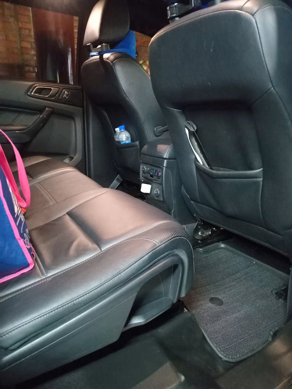 Ford Everest Titanium 2.0L 4x4 AT 2020 - Nội thất 1