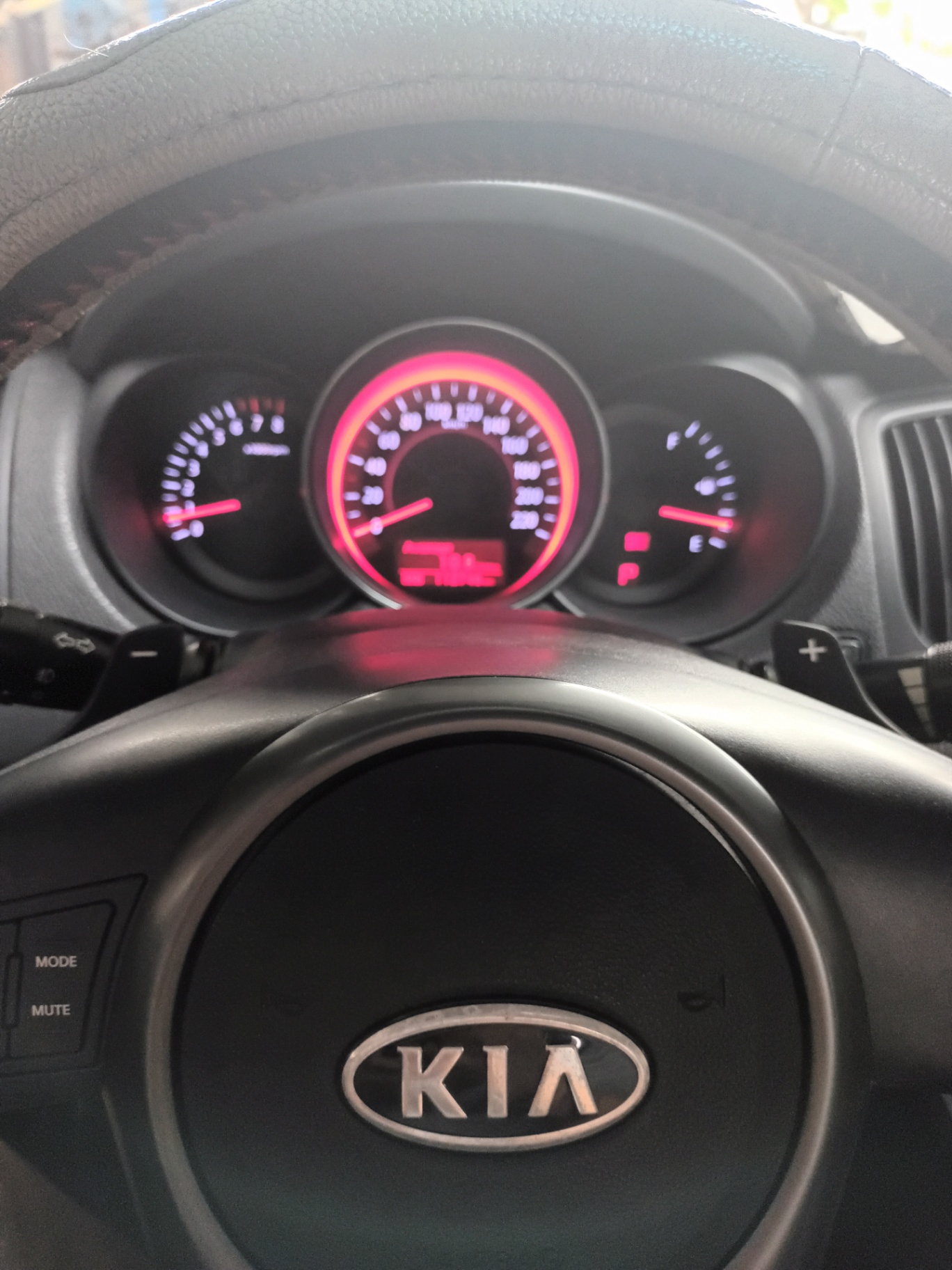 Kia Forte SX 1.6 AT 2011 - Nội thất 3