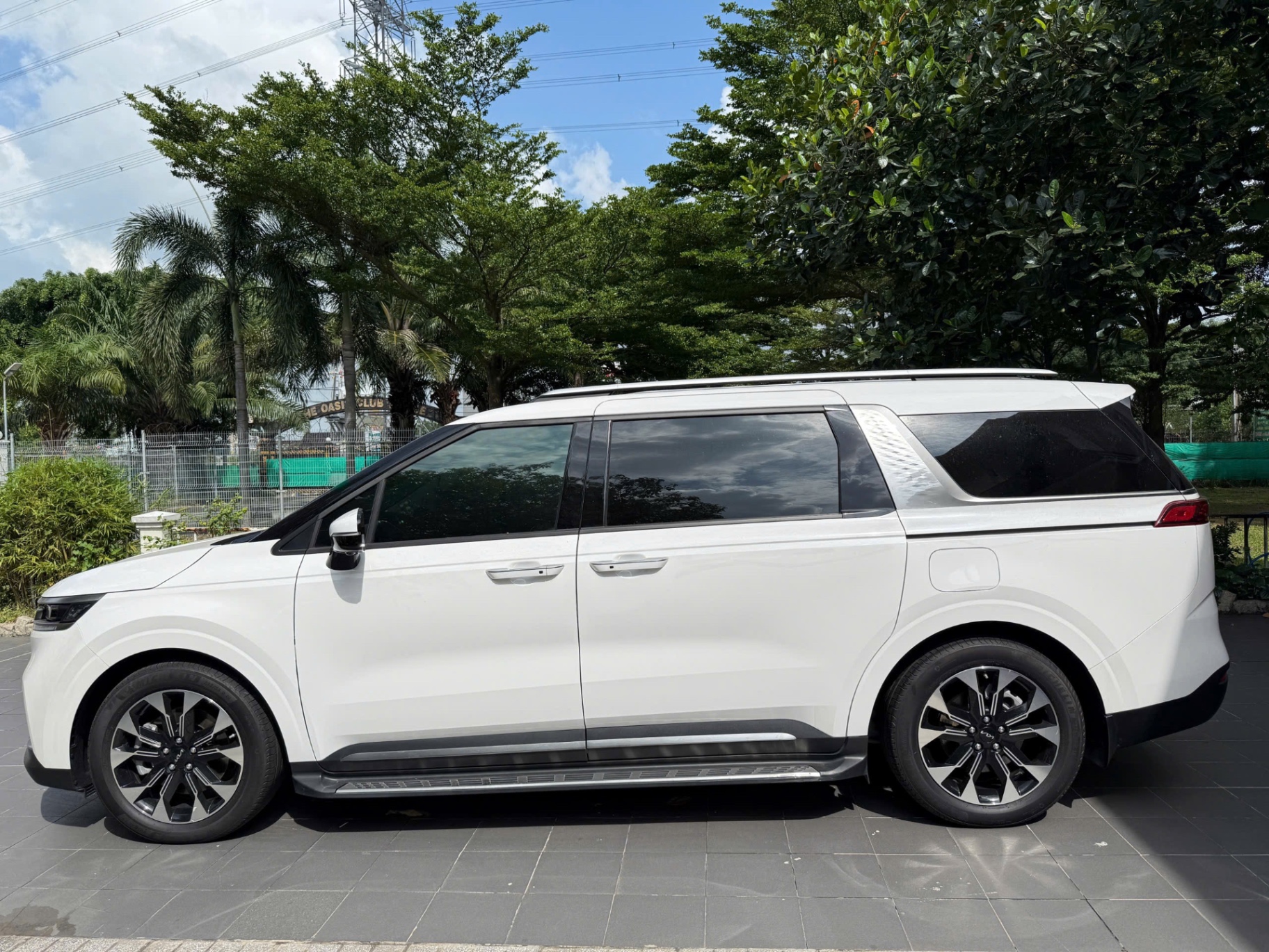 Kia Carnival Signature 2.2D 2024 - Ngoại thất 2