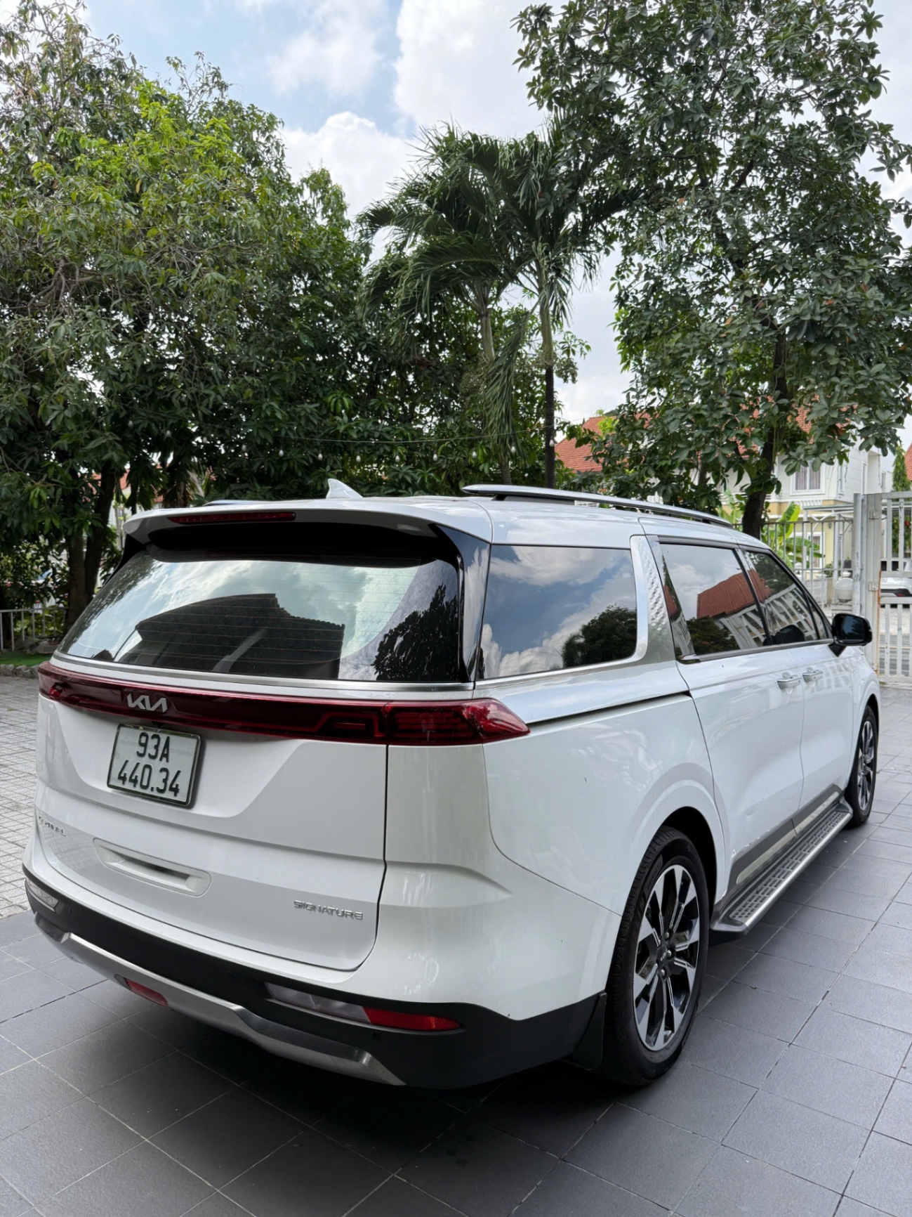 Kia Carnival Signature 2.2D 2024 - Ngoại thất 1