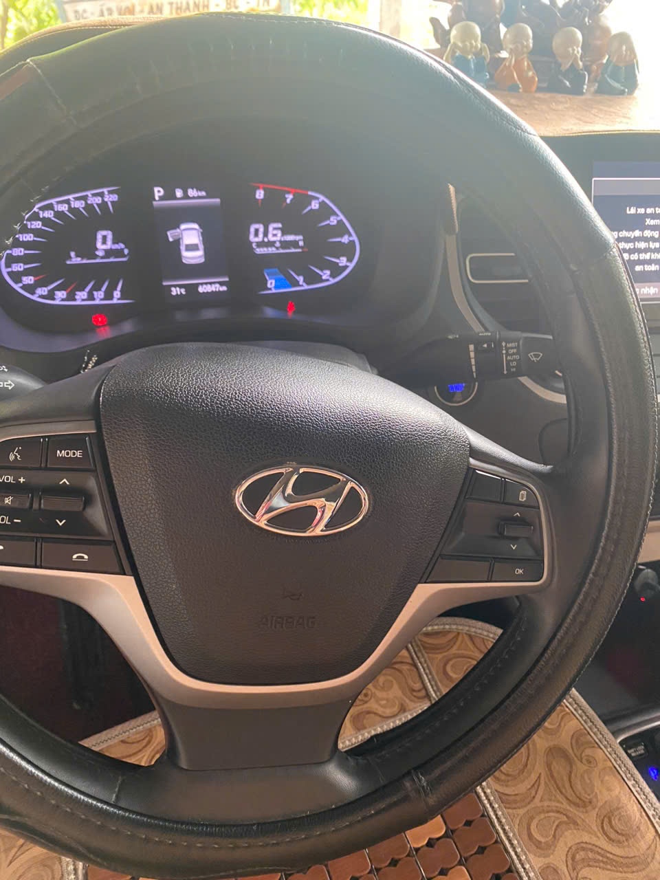 Hyundai Accent 1.4 AT 2021 - Nội thất 3