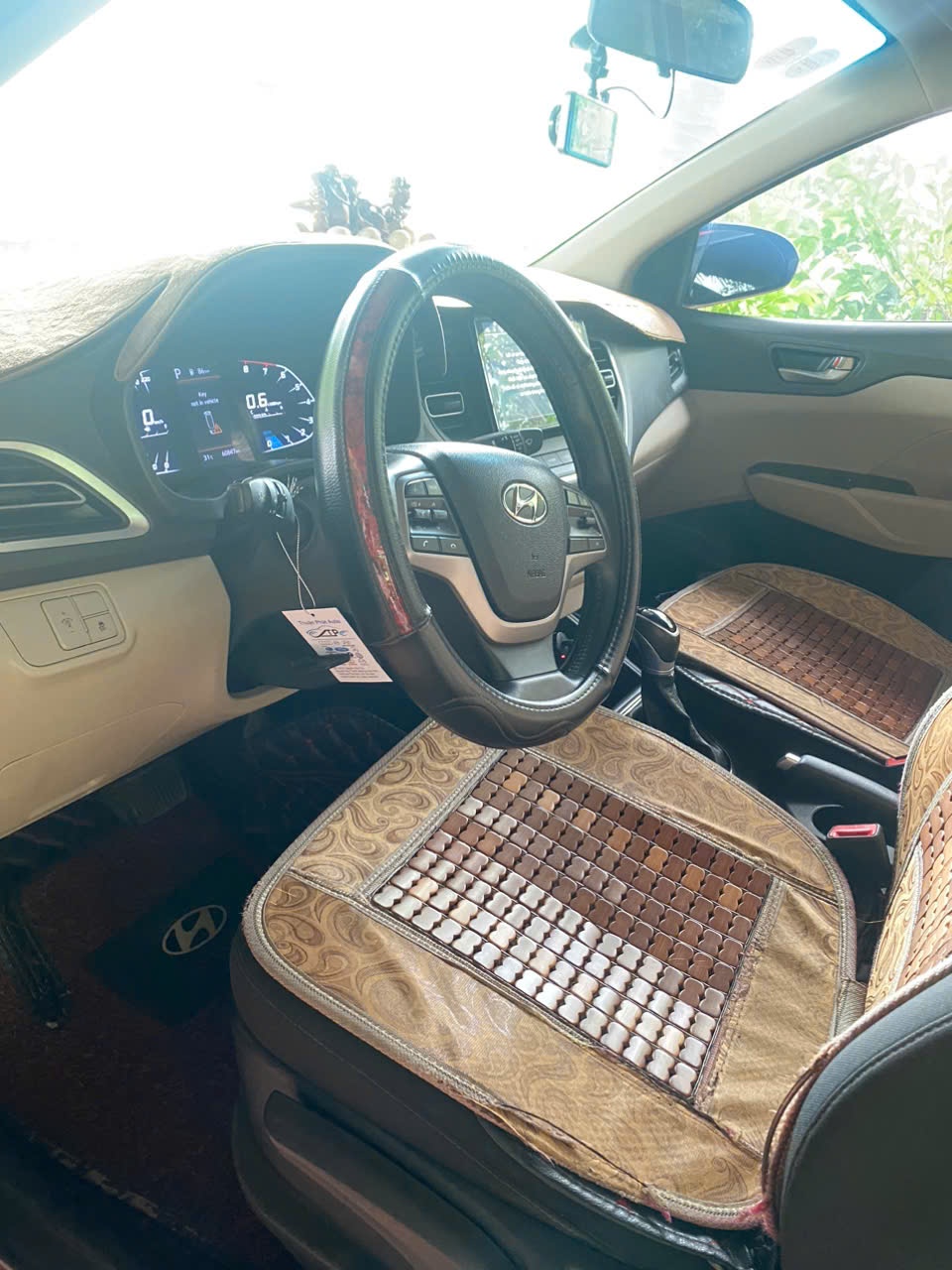 Hyundai Accent 1.4 AT 2021 - Nội thất 2