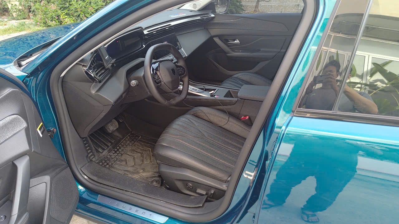 Peugeot 408 Premium 1.6 AT 2024 - Nội thất 2