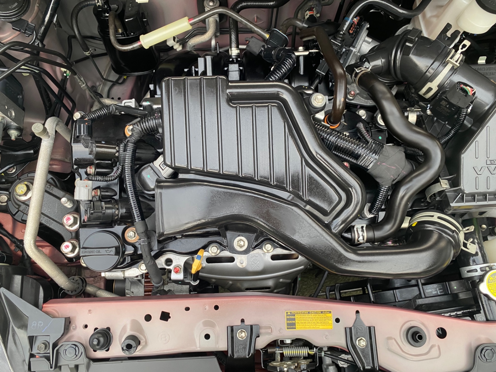 Toyota Wigo 1.2 AT 2021 - Khoang động cơ 1