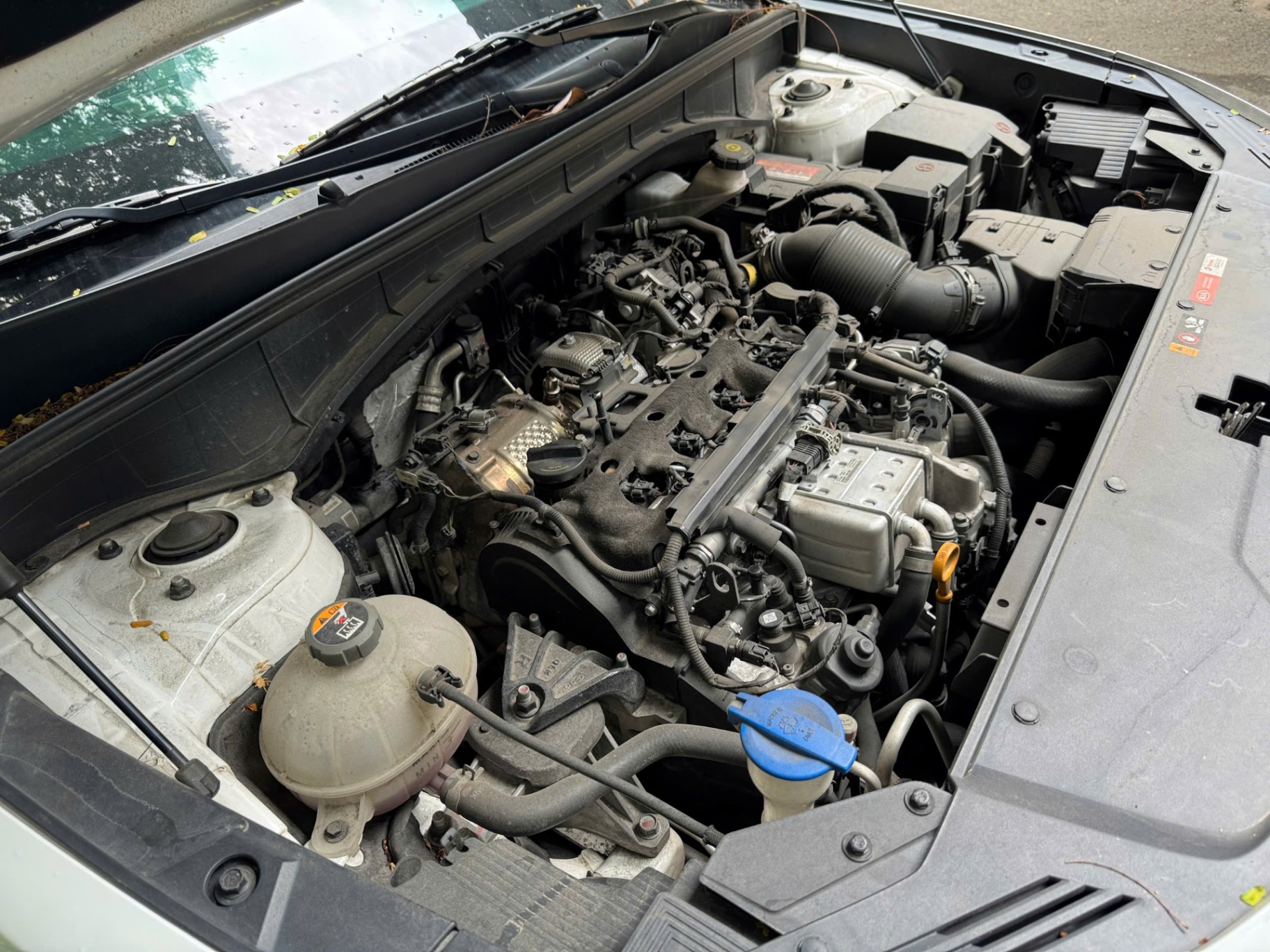 Kia Sorento 2.2 DAT Premium 2020 - Khoang động cơ 4