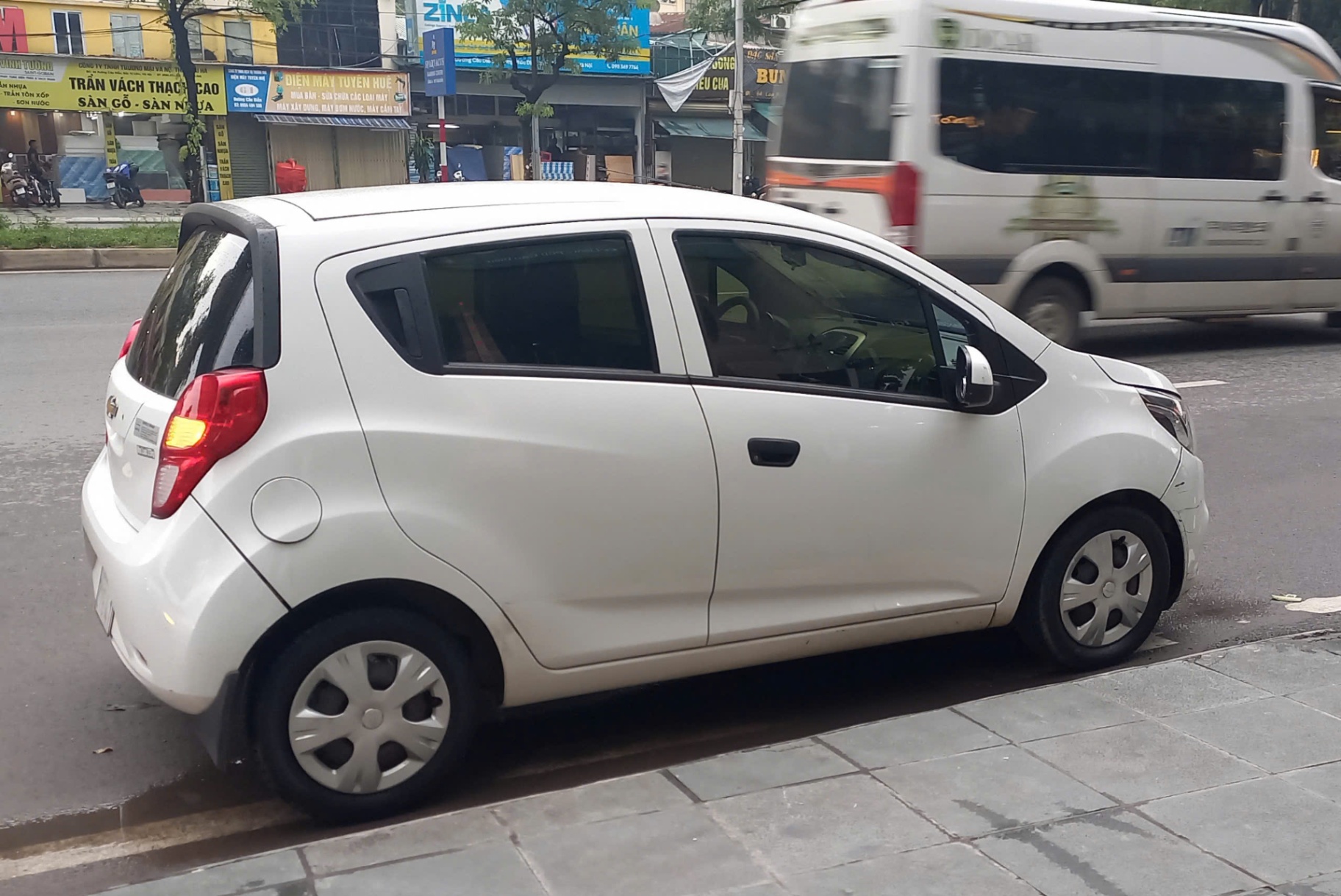 Chevrolet Spark Duo Van 1.2 MT 2018 - Ngoại thất 1