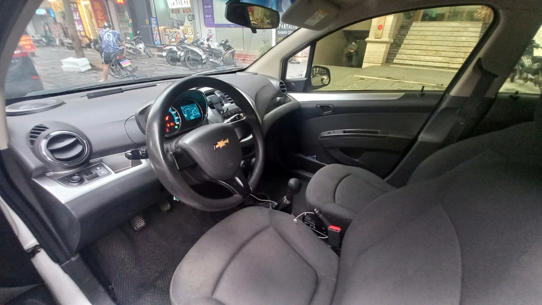Chevrolet Spark Duo Van 1.2 MT 2018 - Nội thất 1