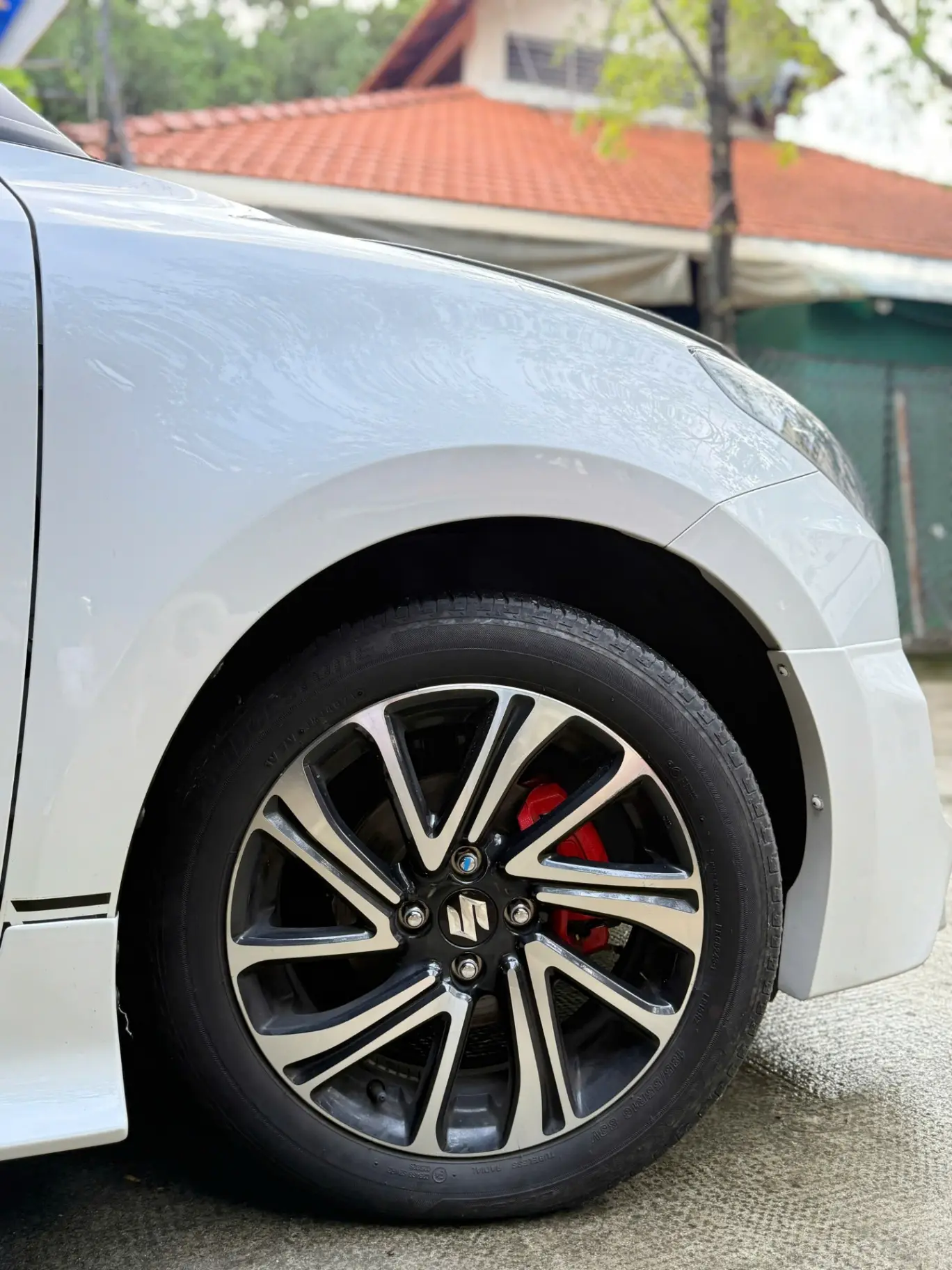 Suzuki Swift GLX 1.2 AT 2022 - Ngoại thất 5