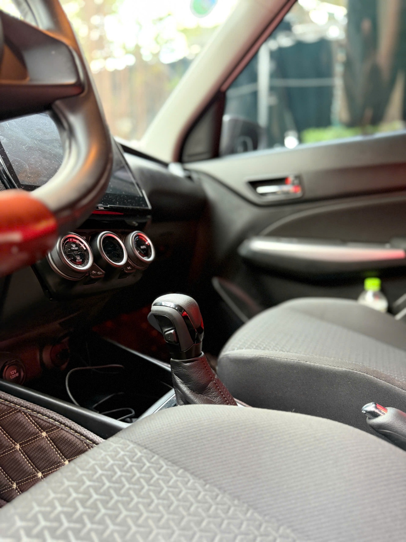 Suzuki Swift GLX 1.2 AT 2022 - Nội thất 6