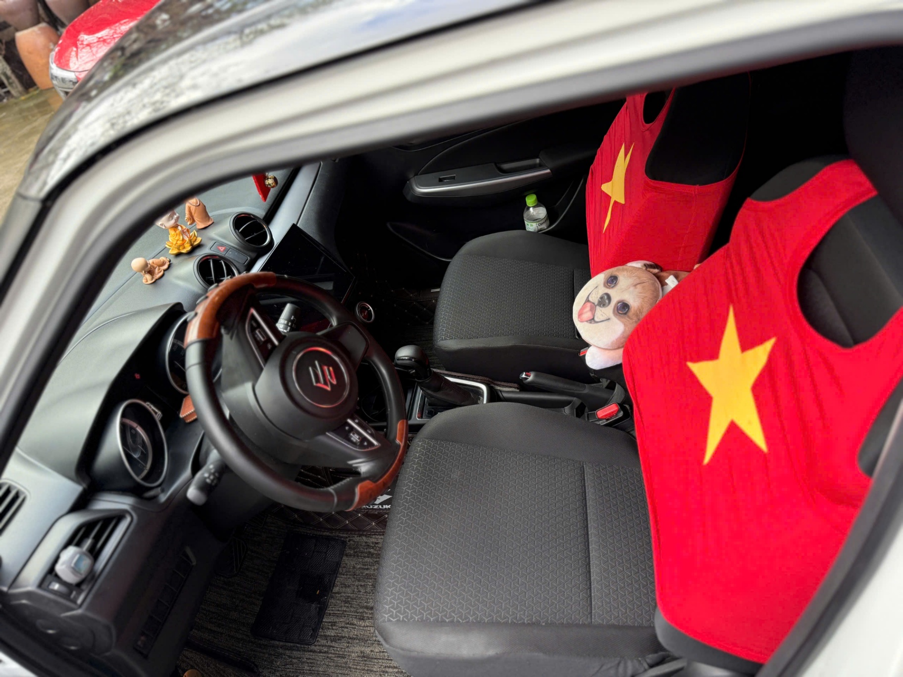 Suzuki Swift GLX 1.2 AT 2022 - Nội thất 10