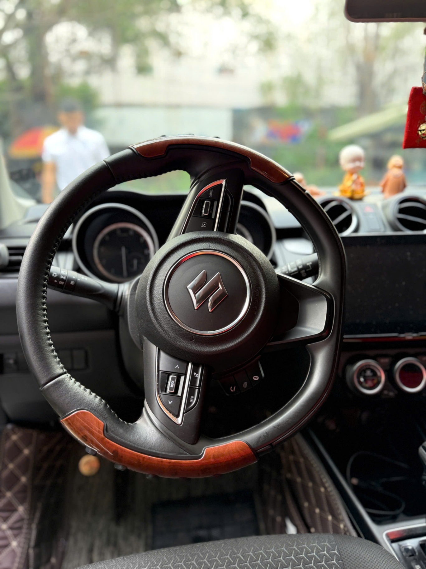 Suzuki Swift GLX 1.2 AT 2022 - Nội thất 14