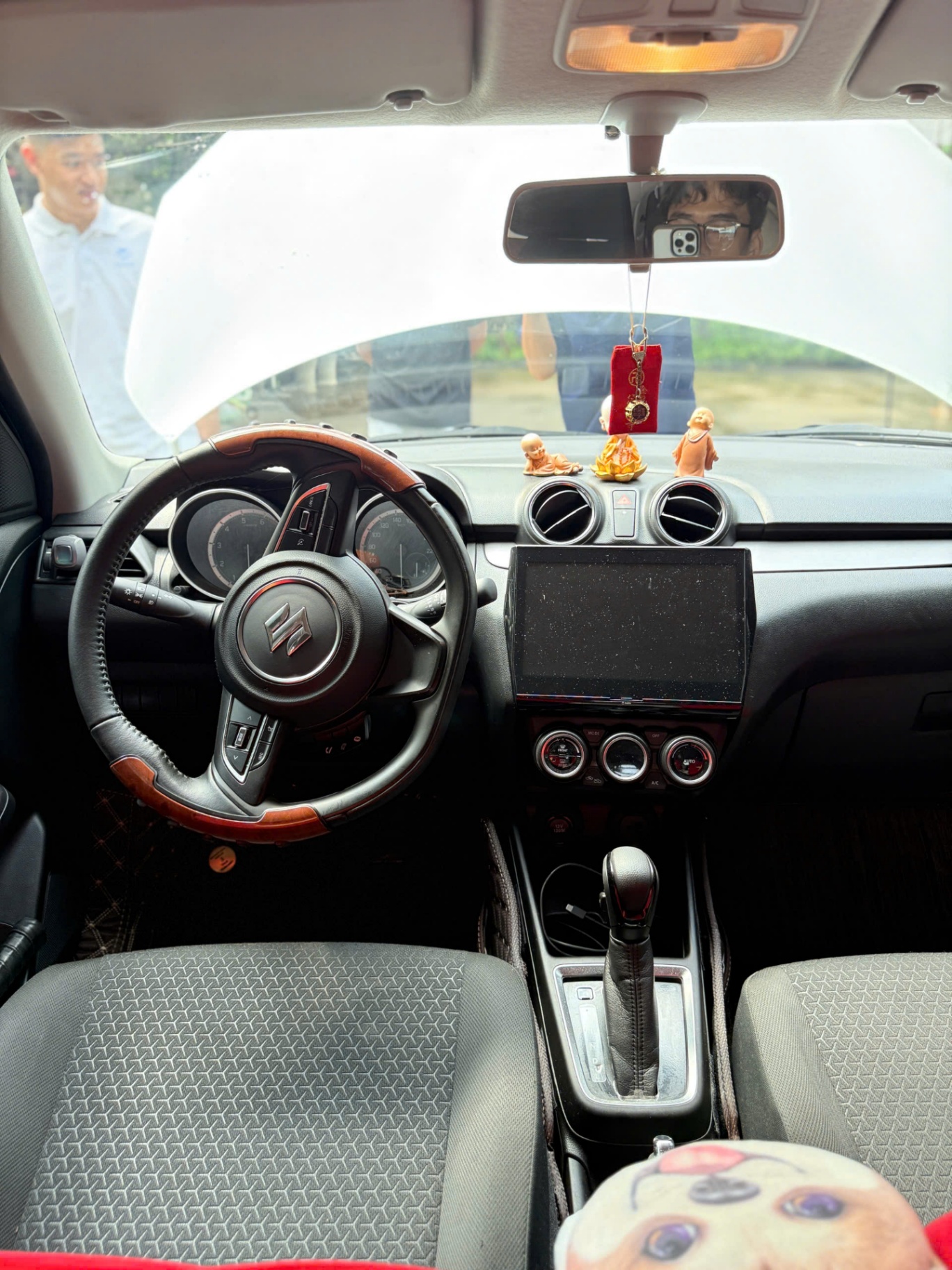 Suzuki Swift GLX 1.2 AT 2022 - Nội thất 19