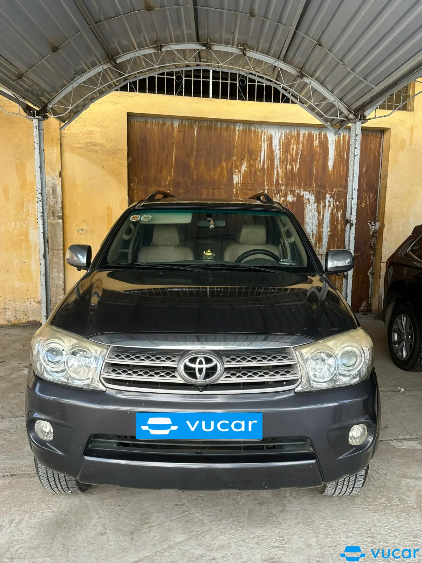 Toyota Fortuner 2.7V 4x4 AT 2009