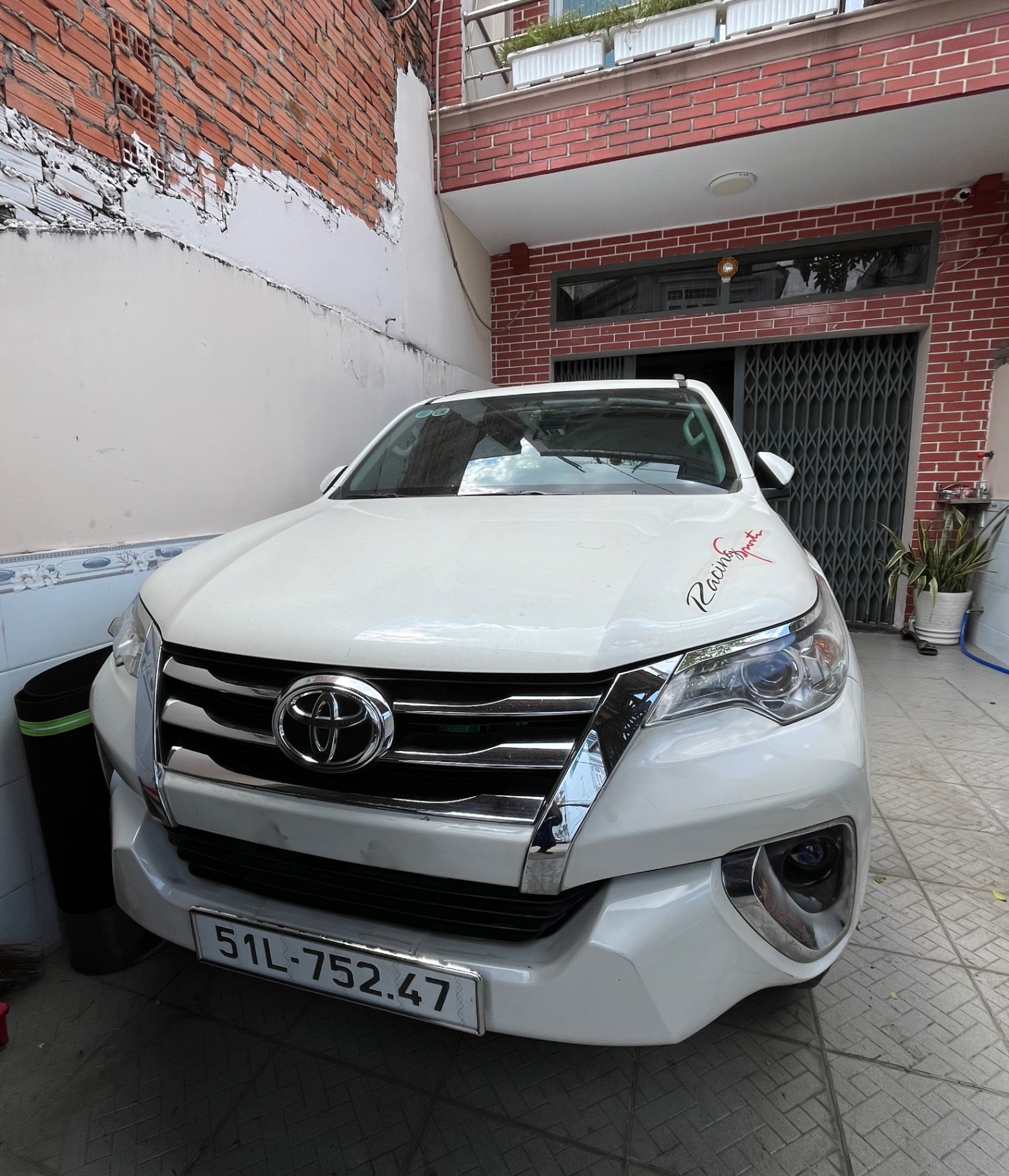 Toyota Fortuner 2.7V 4x2 AT 2018
