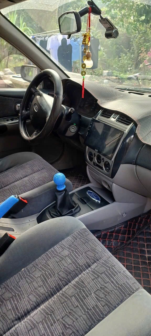 Ford Laser GHIA 1.8 MT 2003 - Nội thất 1