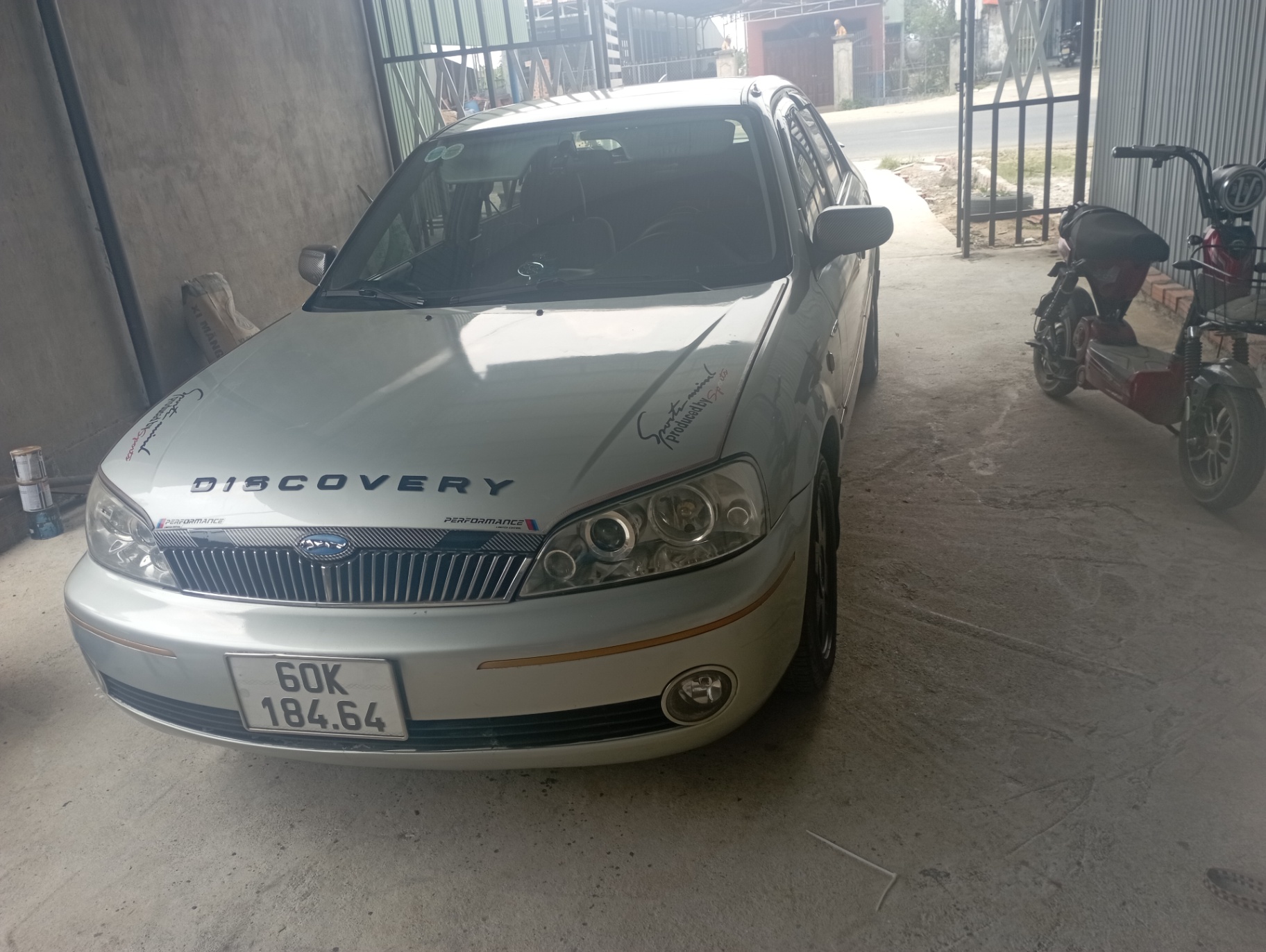 Ford Laser GHIA 1.8 MT 2003