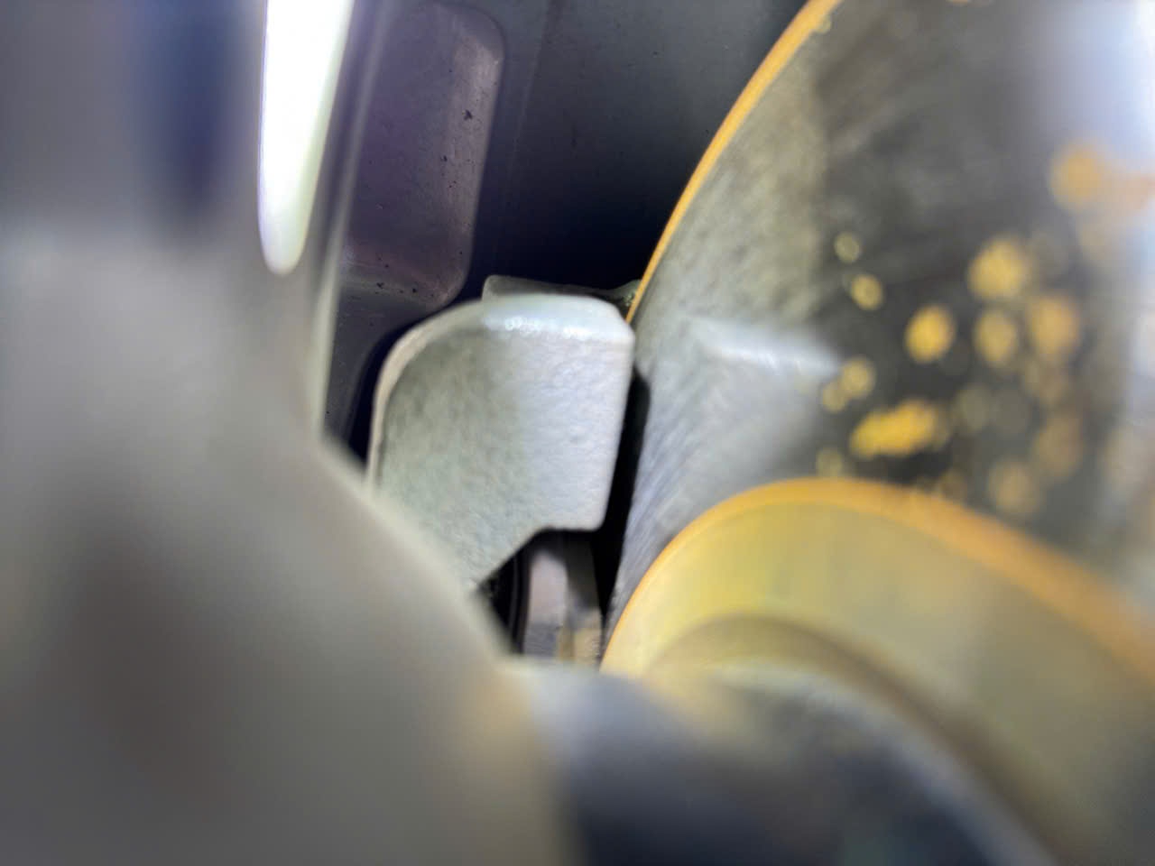 Mazda 2 1.5 AT 2022 - Khoang động cơ 4