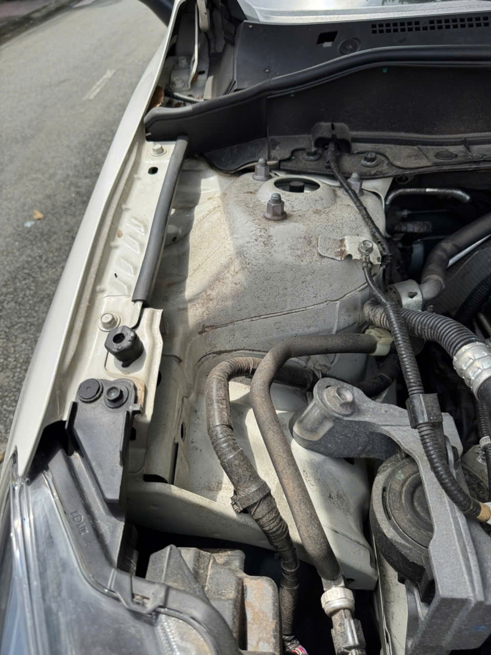 Mazda 2 1.5 AT 2022 - Khoang động cơ 8