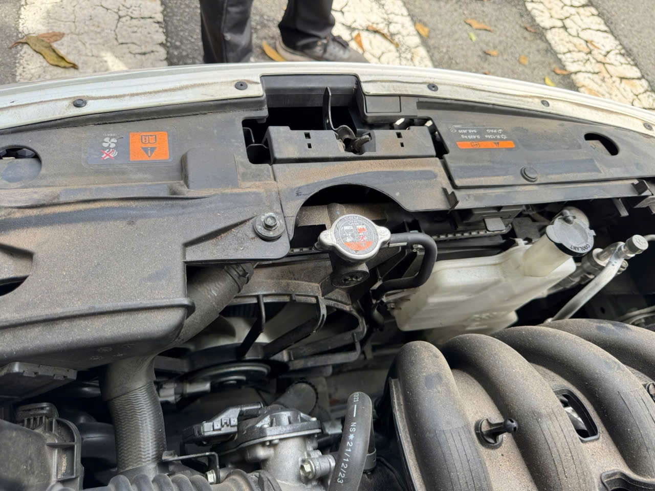 Mazda 2 1.5 AT 2022 - Khoang động cơ 10