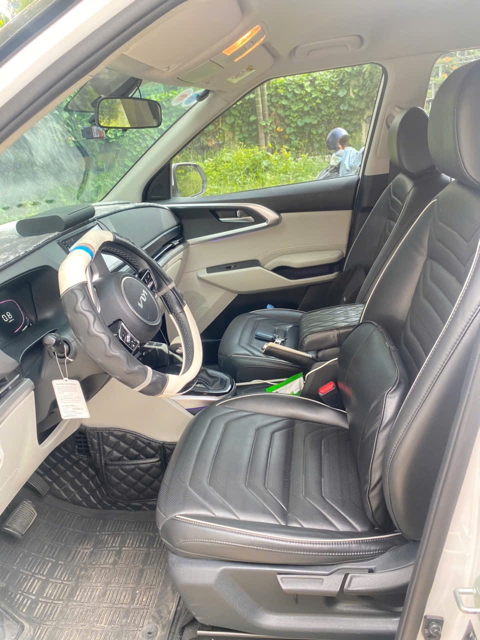 Kia Carens 1.5G Luxury 2023 - Nội thất 2