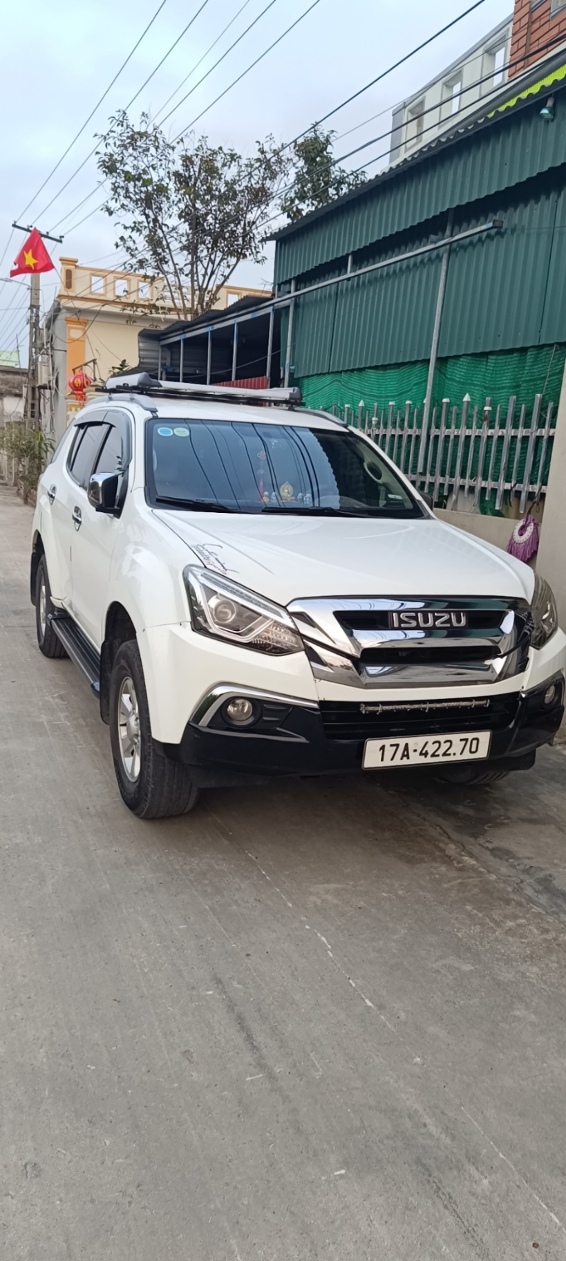 Isuzu Mu-x 1.9 4X2 MT 2019