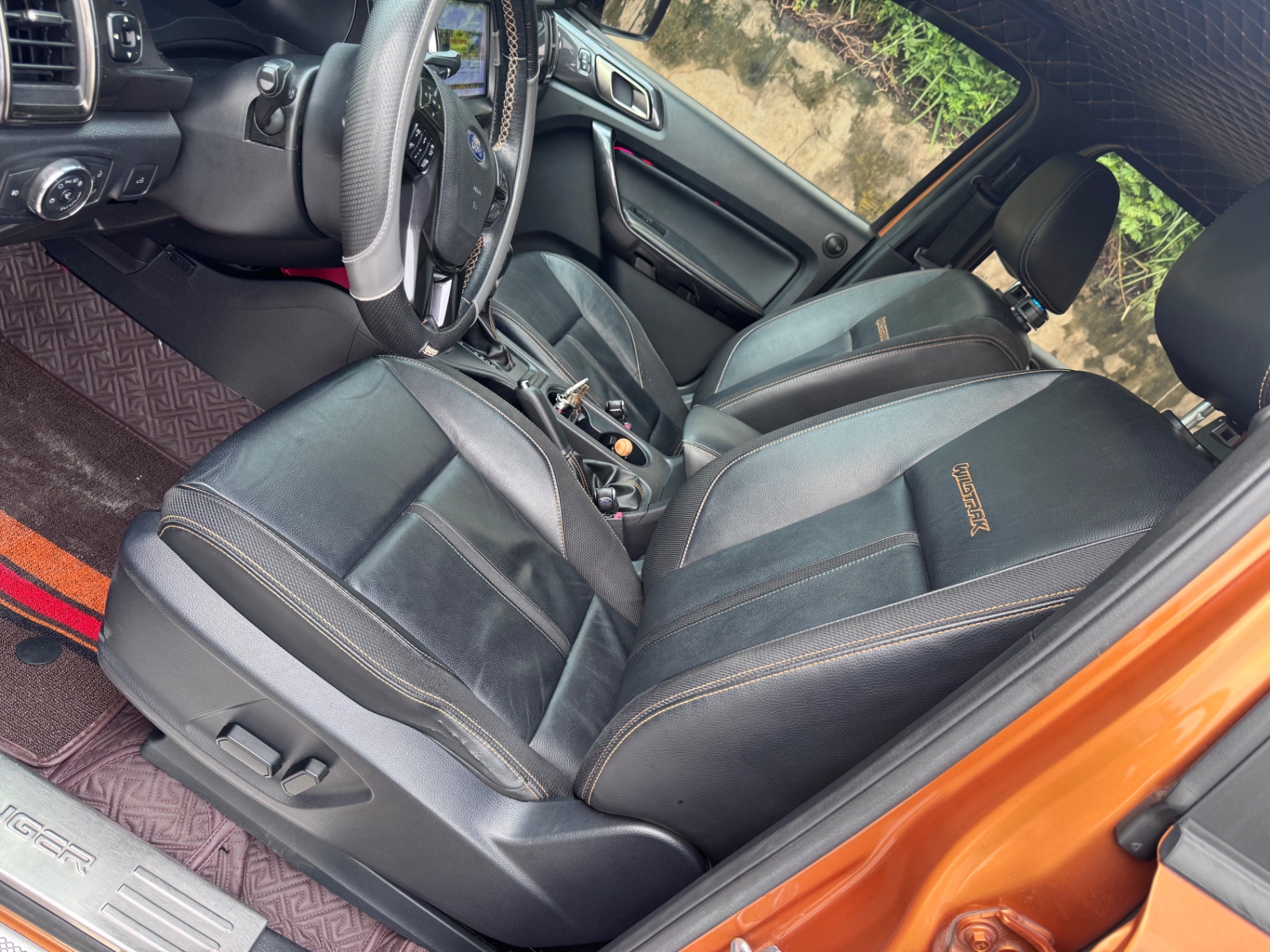 Ford Ranger Wildtrak 2.0L 4x4 AT 2018 - Nội thất 2