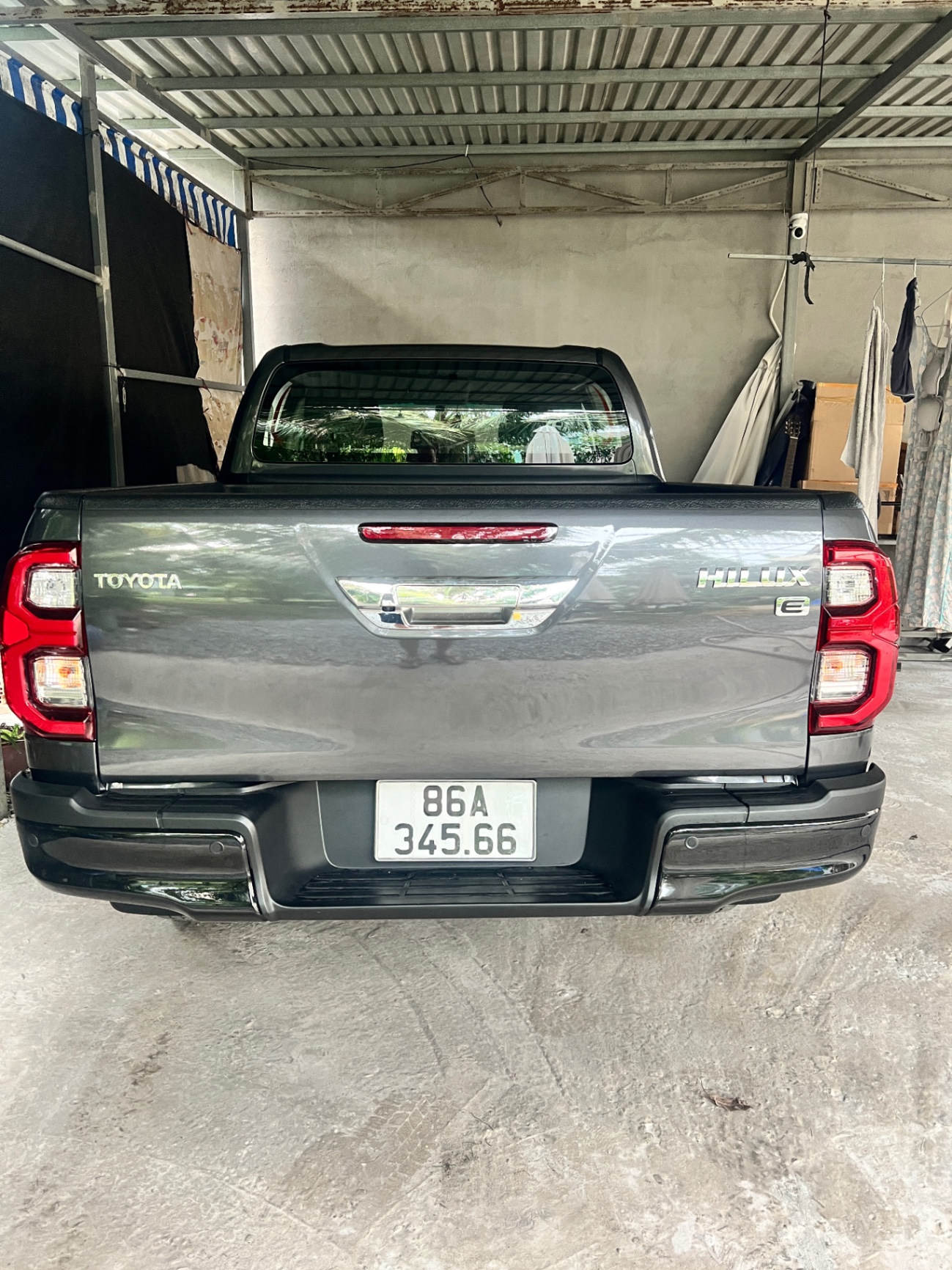 Toyota Hilux 2.4L 4x2 AT 2025 - Ngoại thất 2