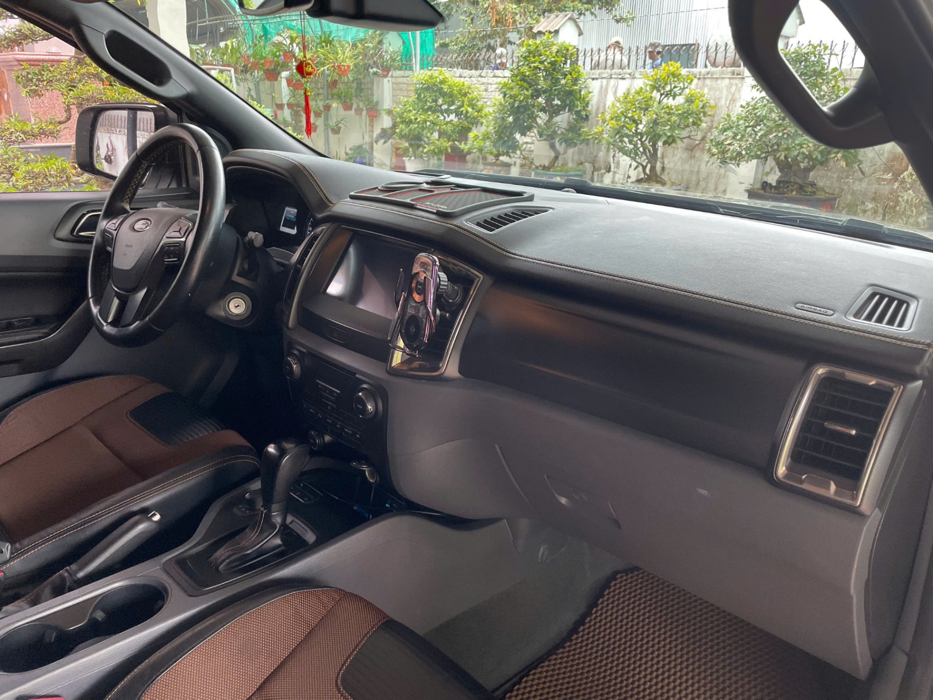 Ford Ranger Wildtrak 3.2L 4x4 AT 2017 - Nội thất 1
