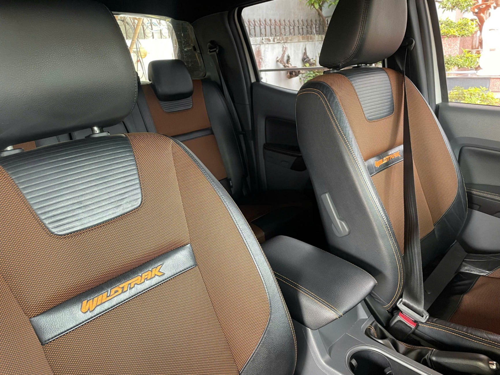 Ford Ranger Wildtrak 3.2L 4x4 AT 2017 - Nội thất 2