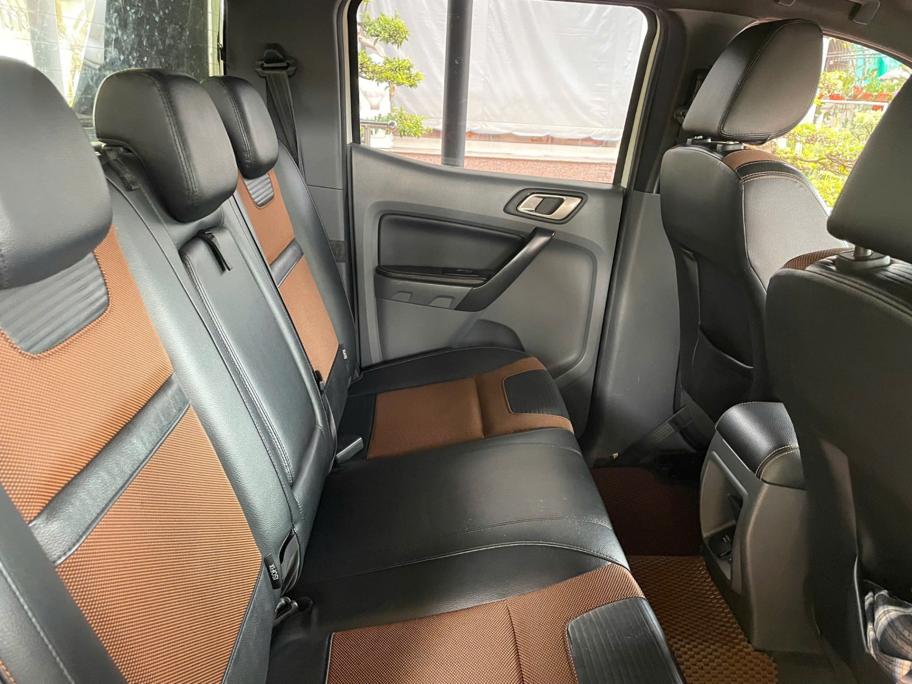 Ford Ranger Wildtrak 3.2L 4x4 AT 2017 - Nội thất 3