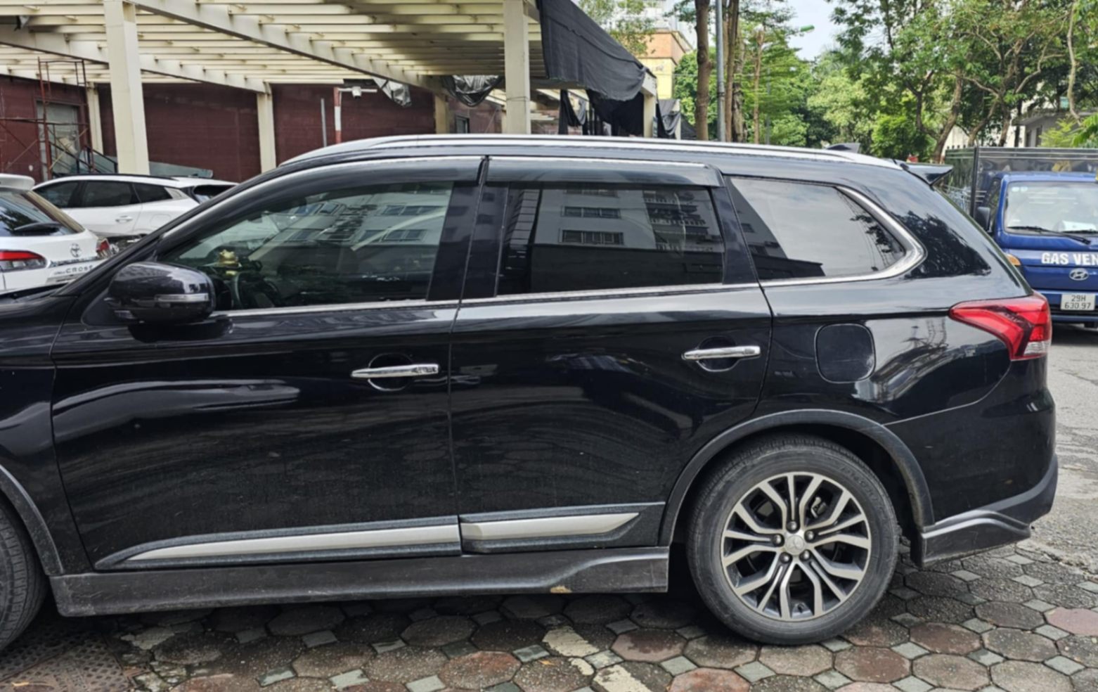 Mitsubishi Outlander 2.0 CVT Premium 2018 - Ngoại thất 3